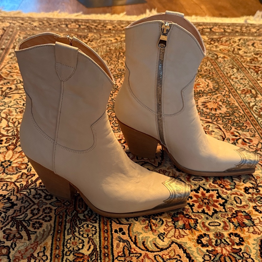 Free People Leather Western Ankle Boots with Silver Accents (size 39) - Picture 2 of 11